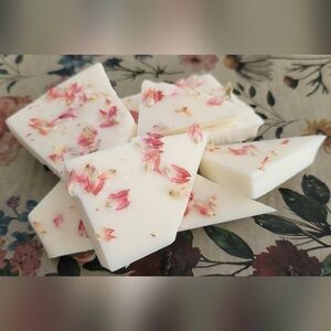 Mainely Melts "Lychee Blush" Wax Brittle